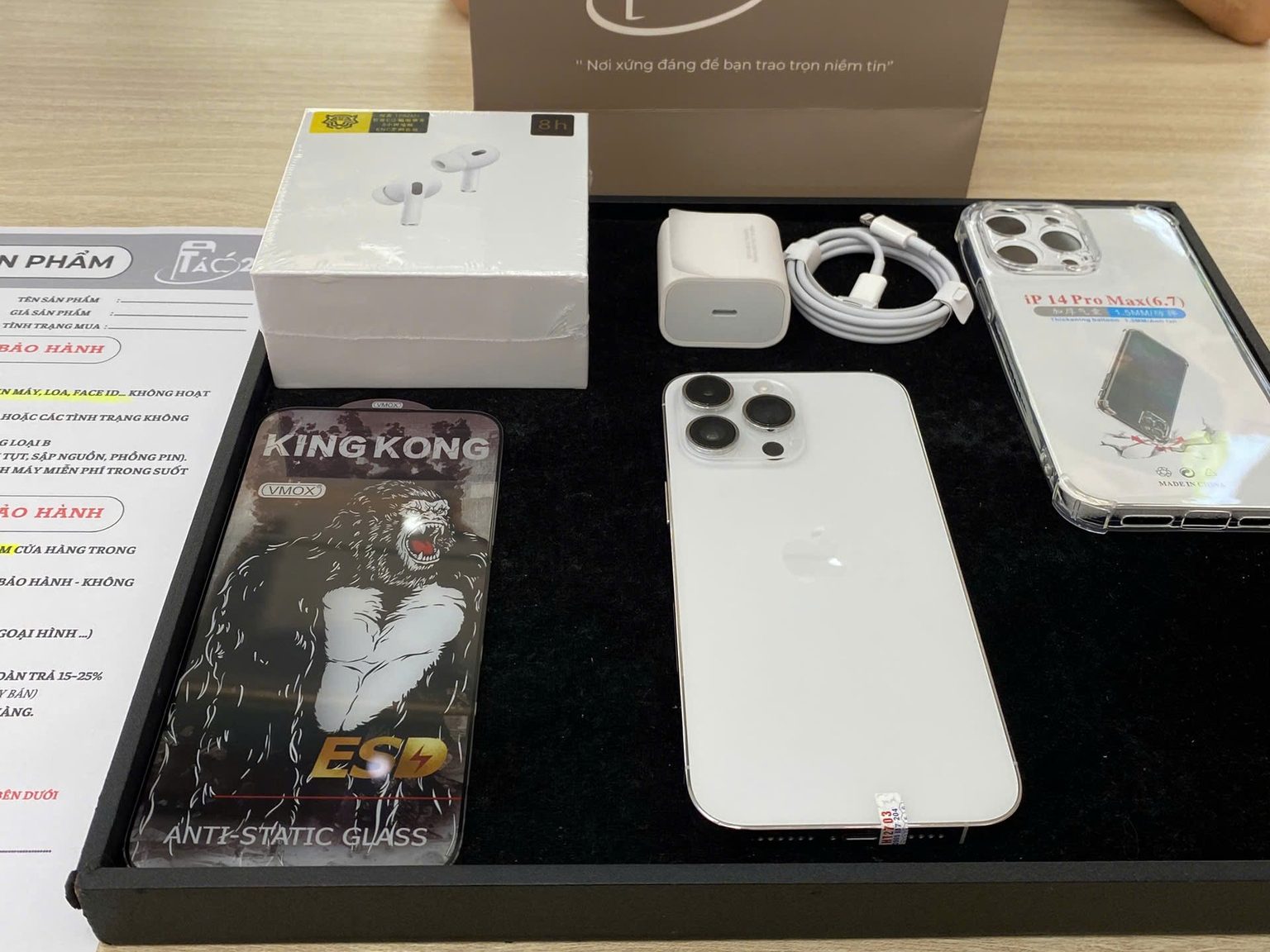 Set quà tặng kèm iPhone 13 Pro Max tại Táo 247 Đà Nẵng