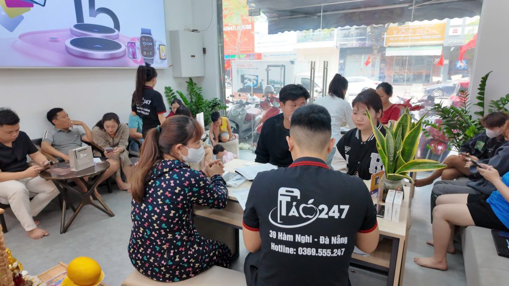 Bảo hành trọn đời iPhone cho khách hàng khi mua iphone tại Táo 247