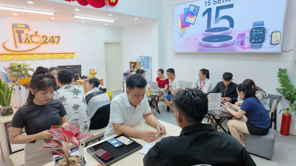 Cửa hàng iPhone Táo 247 tại số 39 Hàm Nghi, Thanh Khê, Đà Nẵng. Đây là địa chỉ nổi bật chuyên cung cấp iPhone mới và cũ chất lượng, chính sách bảo hành minh bạch, giá cả minh bạch, và dịch vụ hỗ trợ tận tình.