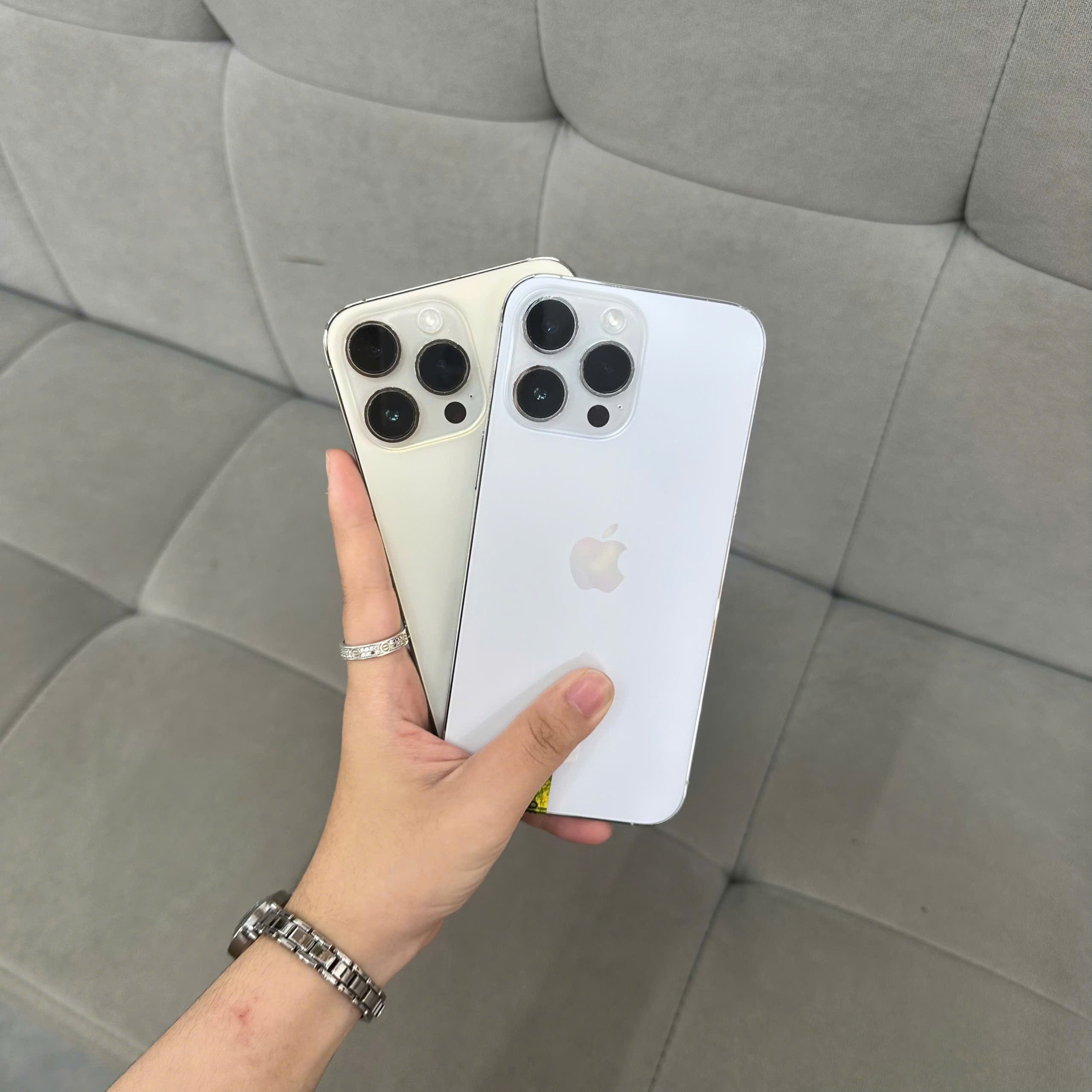 So sánh iPhone 14 Pro Max cũ màu vàng và trắng tại Táo 247 Đà Nẵng – máy zin đẹp, ngoại hình như mới