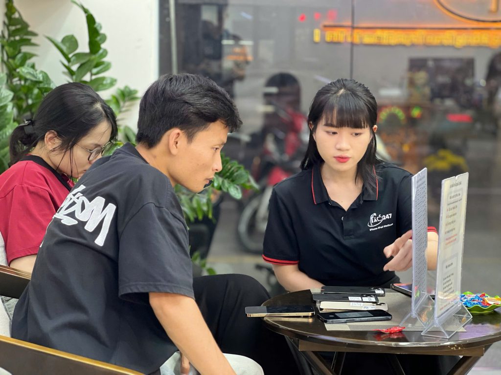 Tư vấn iPhone cũ giá rẻ cho gia đình tại Táo 247 – hỗ trợ mọi đối tượng khách hàng