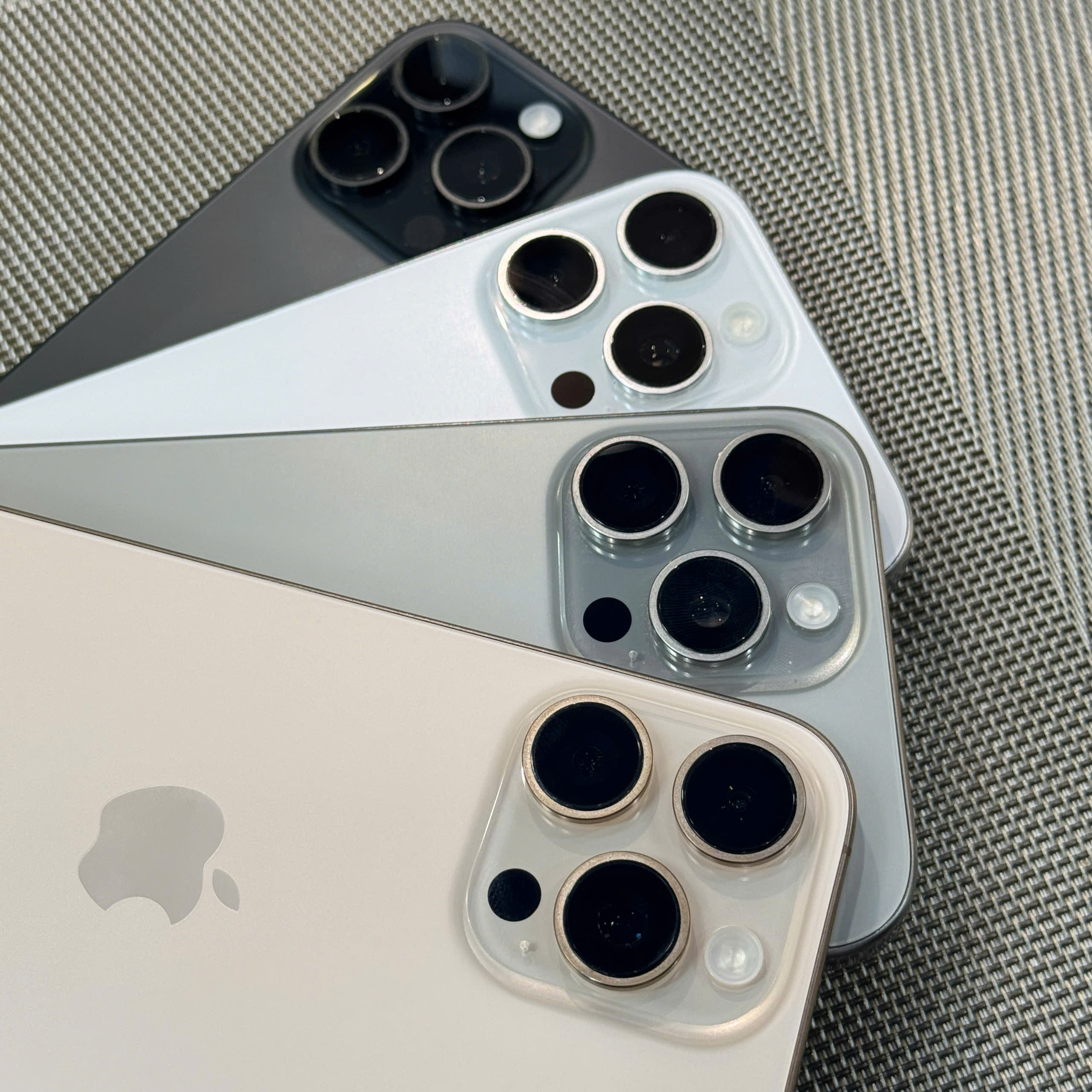 iPhone 16 Pro Max đủ màu mới nhất tại Đà Nẵng – Hình ảnh thực tế tại Táo 247