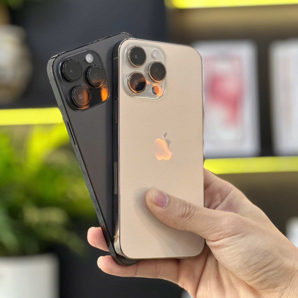 Cận cảnh iPhone 99% cũ màu vàng và đen tại Táo 247 Đà Nẵng – máy đẹp, zin, giá tốt