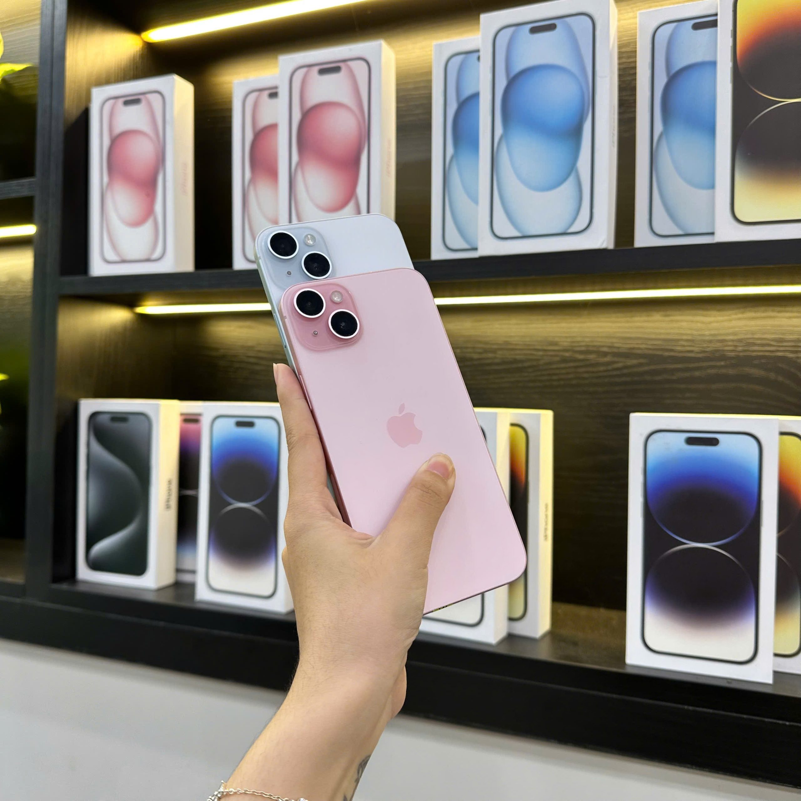 iPhone 15 màu hồng chính hãng tại Táo 247 Đà Nẵng
