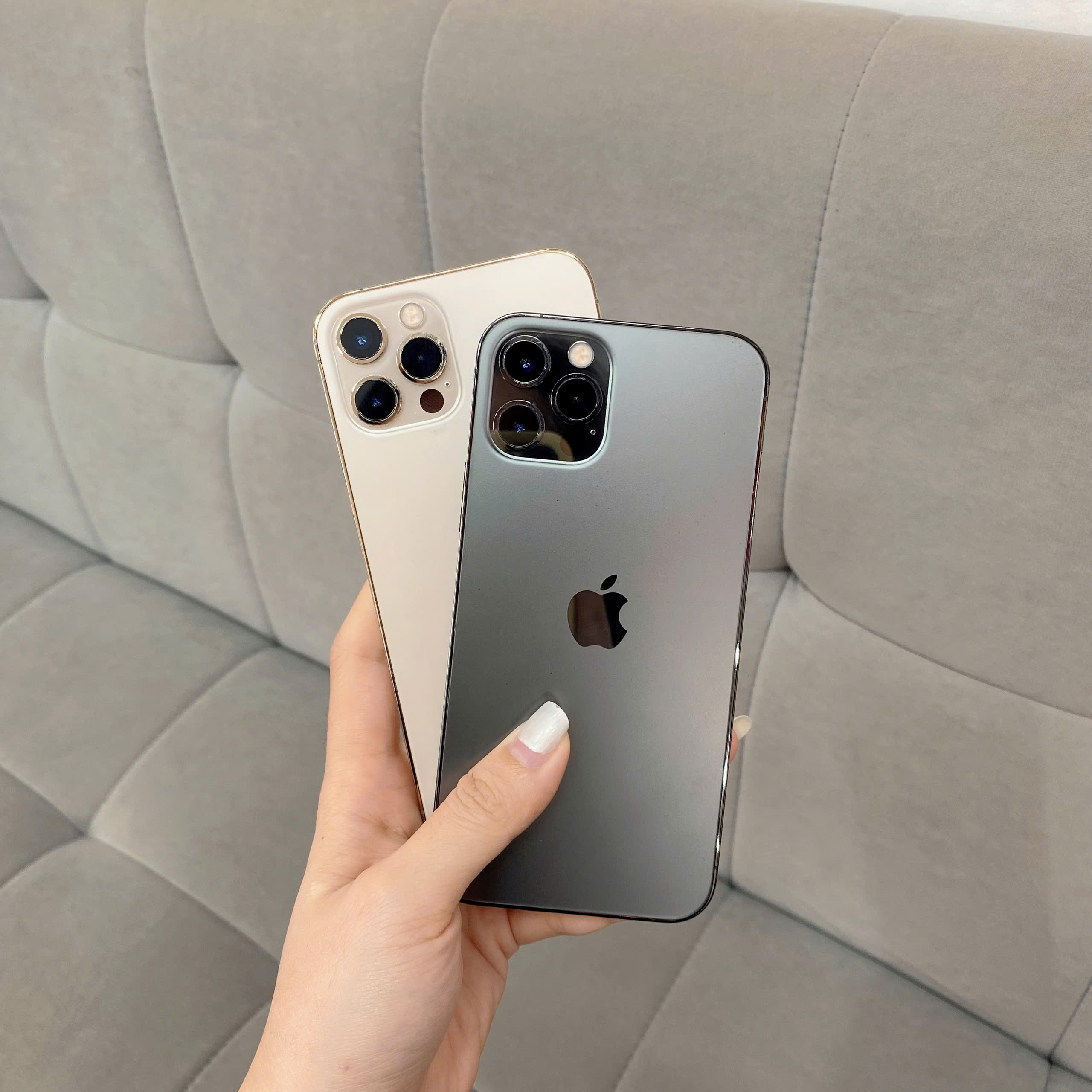 iPhone 12 Pro cũ Đà Nẵng màu trắng và xám, máy zin 100% tại Táo 247