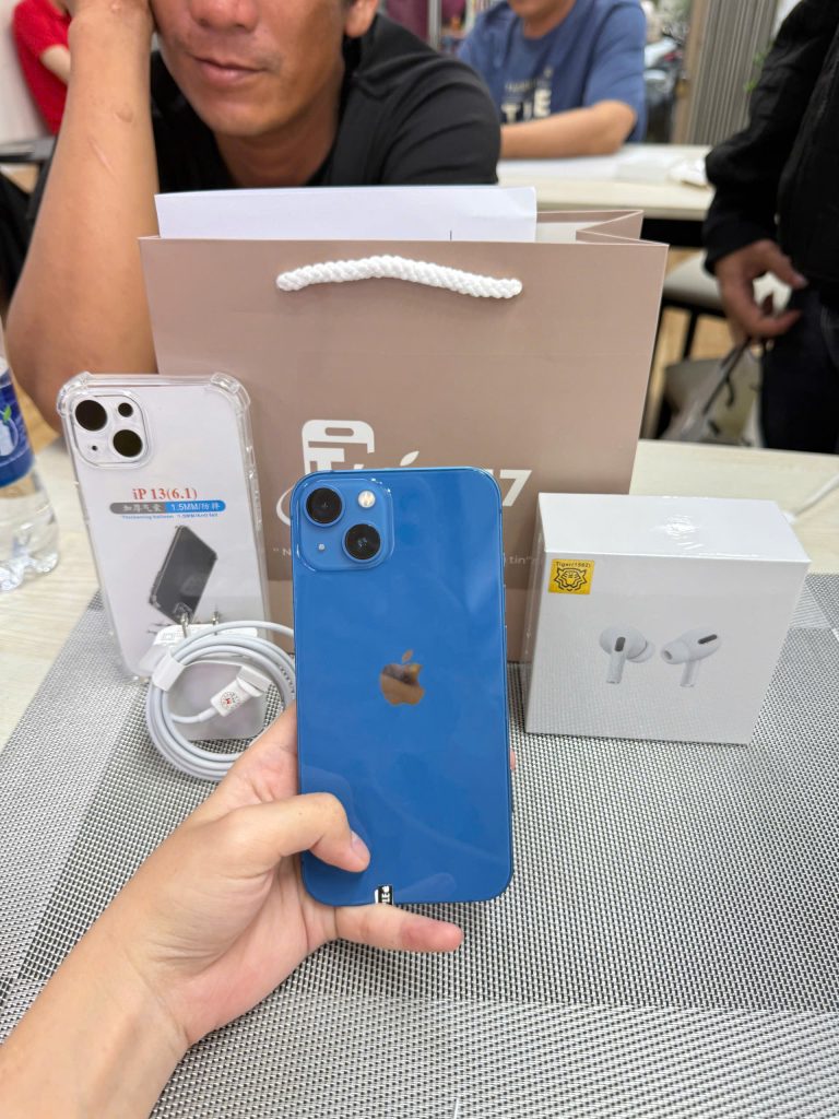 iPhone 13 Pro cũ màu xanh tại Táo 247 Đà Nẵng kèm phụ kiện