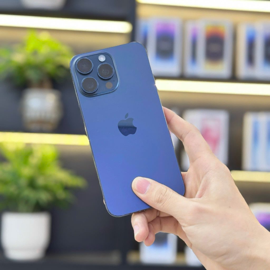 iPhone 13 Pro màu xanh – Hình ảnh sản phẩm cũ còn như mới, đang được bán tại Táo 247 Đà Nẵng với giá dưới 15 triệu đồng.