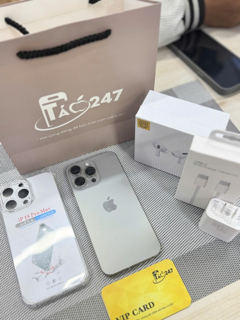 Bộ phụ kiện iPhone 15 Pro Max cũ Đà Nẵng đầy đủ tại Táo 247 – Sạc, tai nghe, VIP card