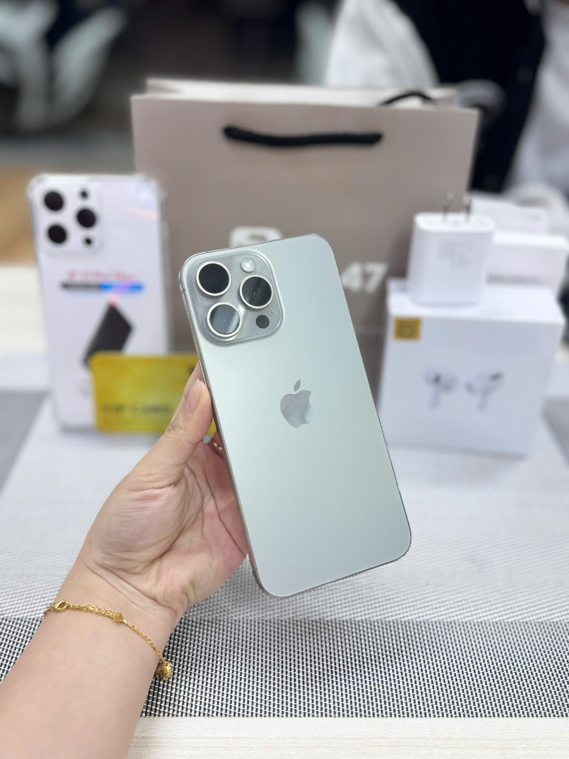 iPhone 14 Pro Max trên tay khách hàng tại Táo 247 Đà Nẵng – Máy zin đẹp như mới