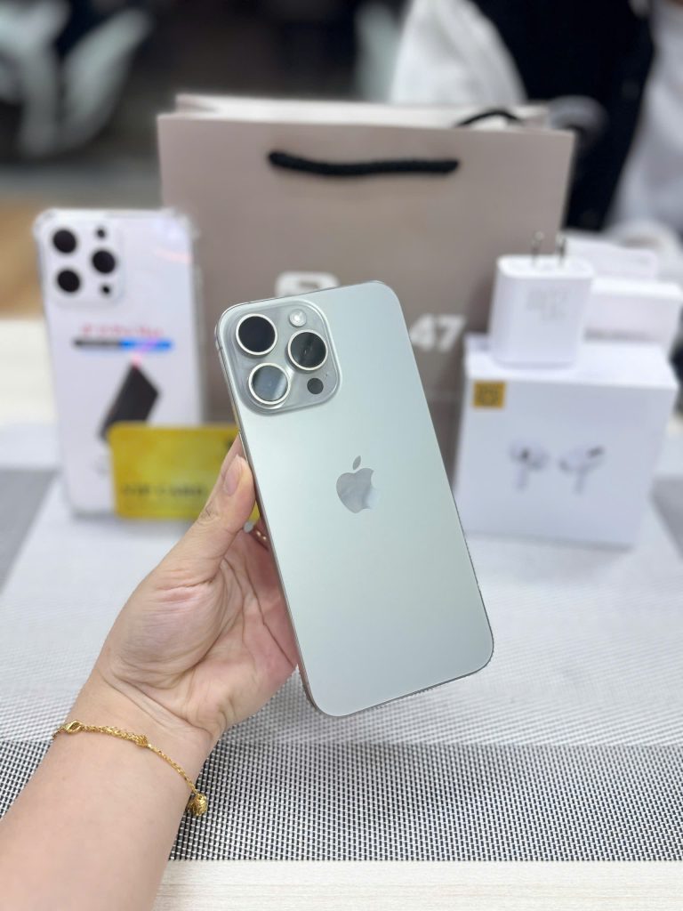iPhone 15 Pro Max cũ Đà Nẵng màu Titan Silver tại Táo 247 – Hình ảnh thực tế
