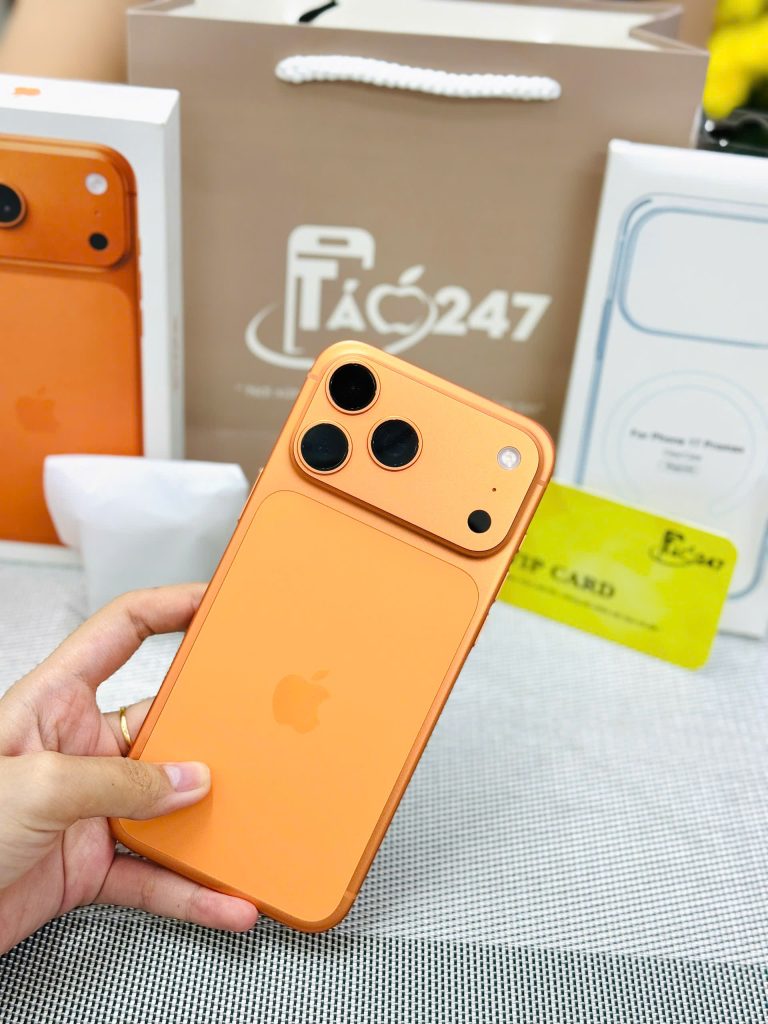 Ảnh iPhone 17 chính hãng tại Táo 247 Đà Nẵng, màu cam, máy fullbox mới 100%