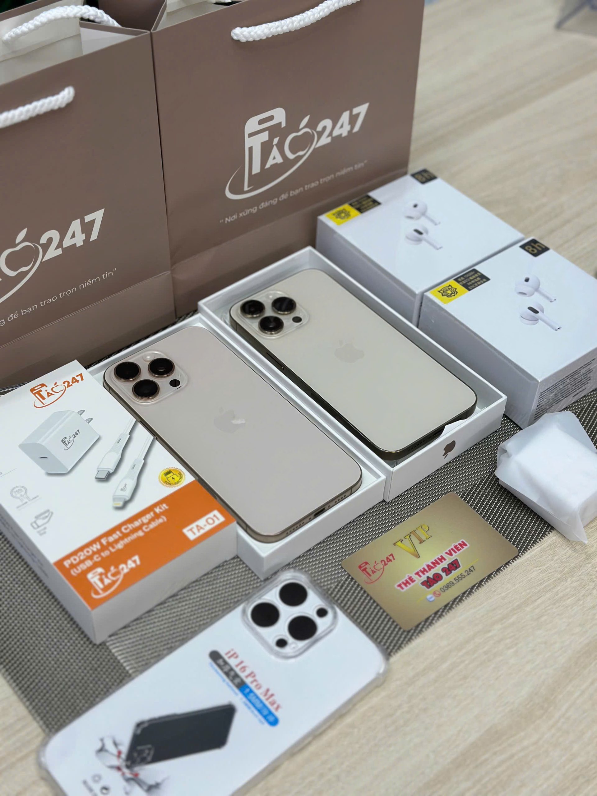 Full combo iPhone cũ Đà Nẵng tại Táo 247 gồm sạc nhanh, tai nghe, thẻ thành viên VIP