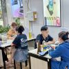 Khách hàng mua iPhone cũ Like New tại cửa hàng Táo 247 Đà Nẵng