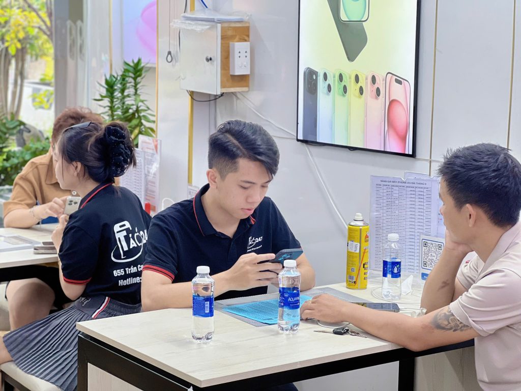 Tư vấn mua iPhone cũ tại Táo 247 Đà Nẵng – hỗ trợ chuyên nghiệp, khách hàng yên tâm chọn máy
