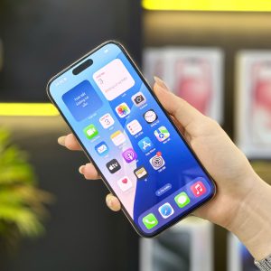 Cận cảnh iPhone 16 Pro Max mới tại Đà Nẵng – Màn hình sắc nét, Dynamic Island thông minh