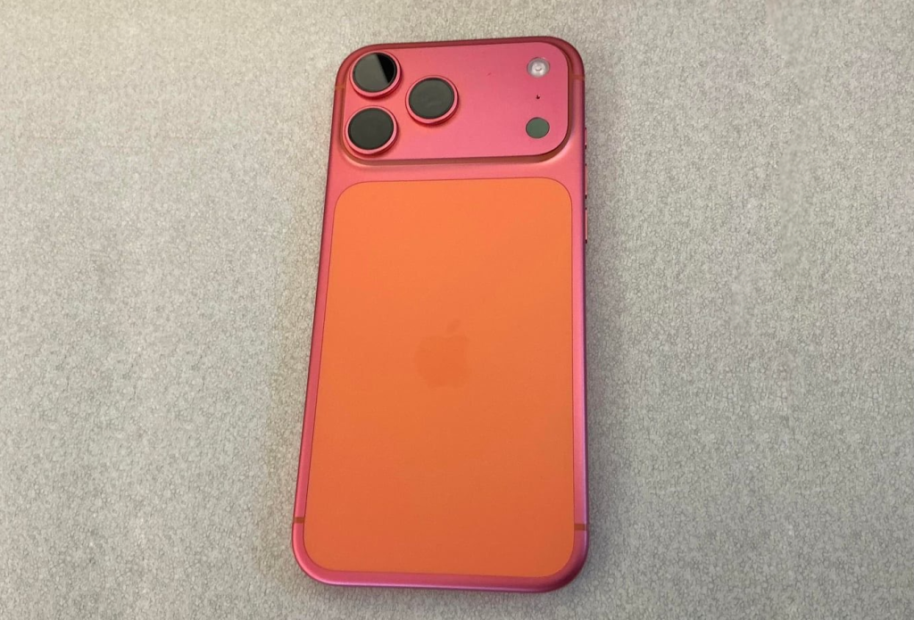 iPhone 17 Pro Max màu cam bị phai màu sang hồng – Táo 247 Đà Nẵng