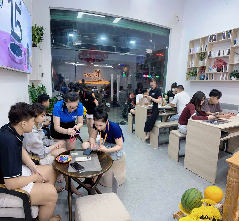 Giới thiệu Táo 247 Hồ Chí Minh – khách hàng trải nghiệm và test iPhone cũ tại cửa hàng Gò Vấp