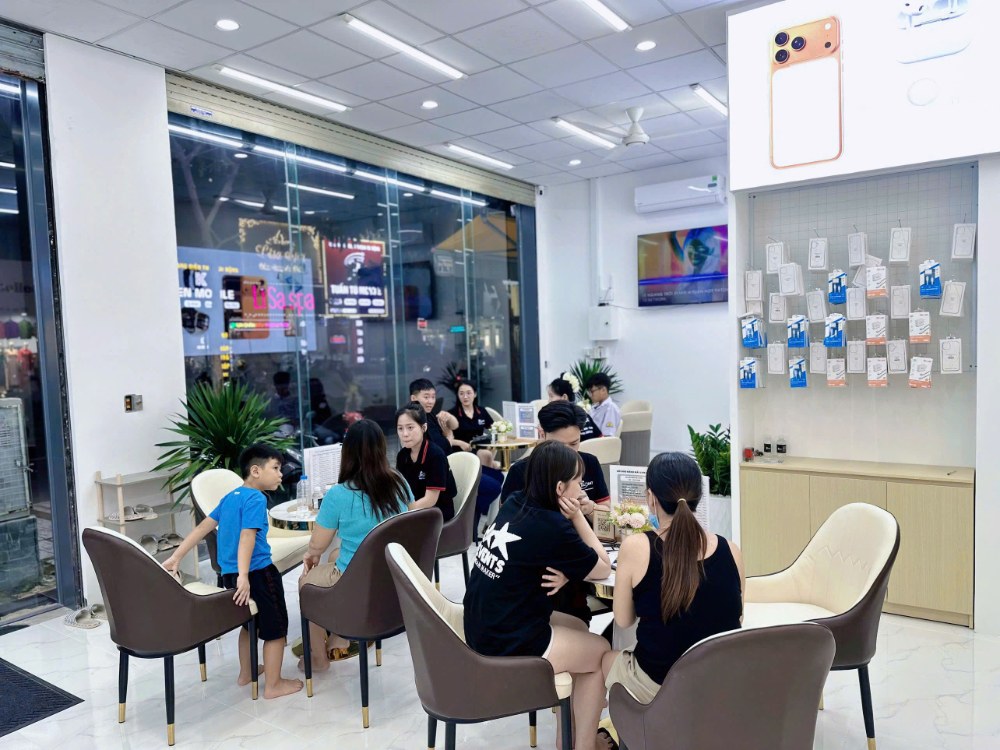 Khách hàng mua iPhone cũ trả góp tại Táo 247 Hồ Chí Minh – Cửa hàng iPhone uy tín ở Gò Vấp