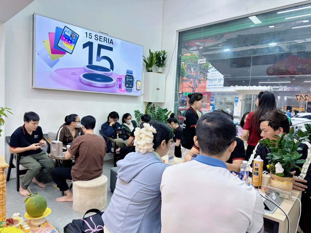 Cửa hàng iPhone cũ Táo 247 Đà Nẵng – đông khách, dịch vụ uy tín hàng đầu 2025