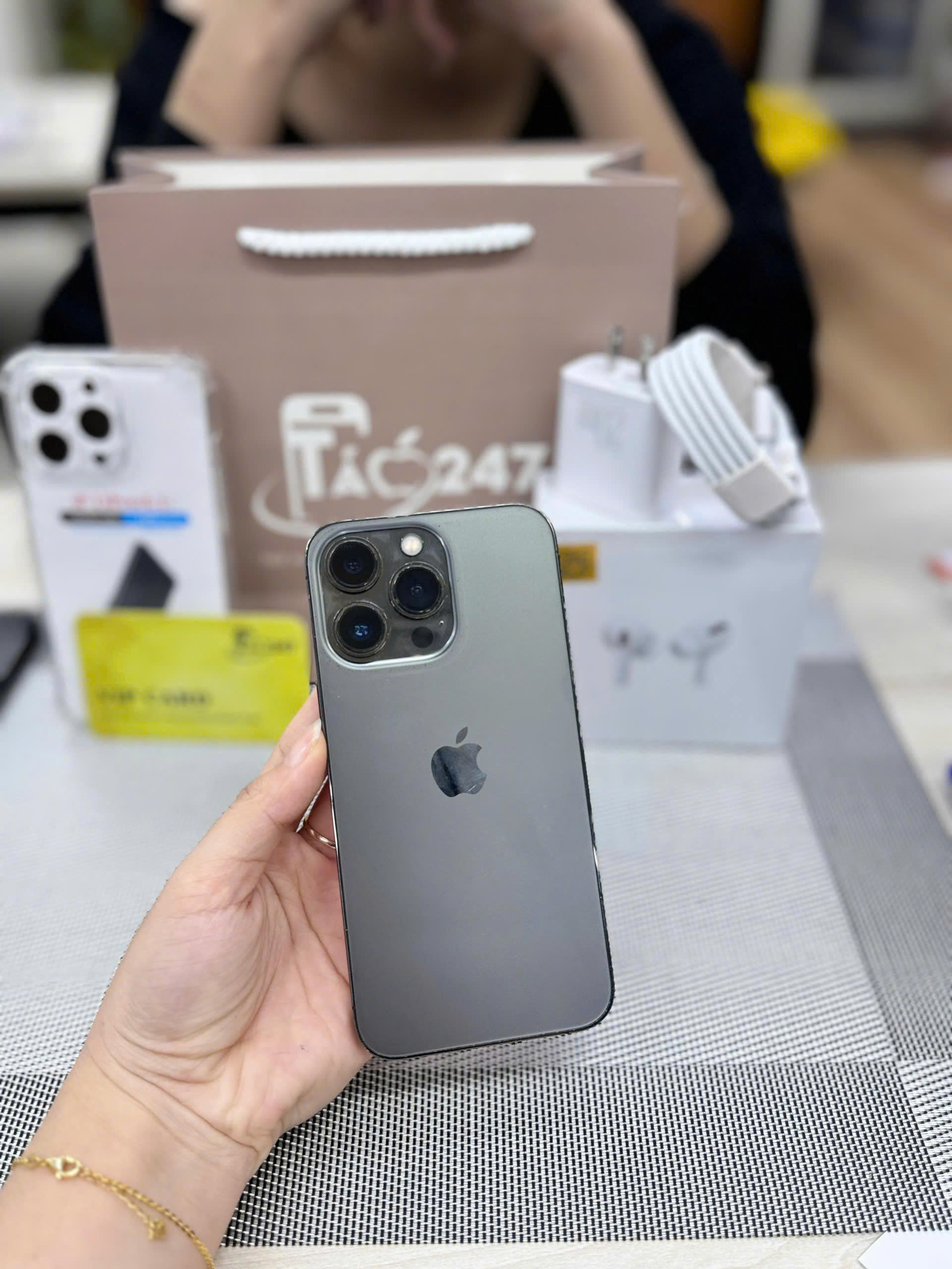 iPhone 13 Pro cũ  – Mua tại Táo 247 Gò Vấp, máy zin 100%, giá tốt, bảo hành 12 tháng