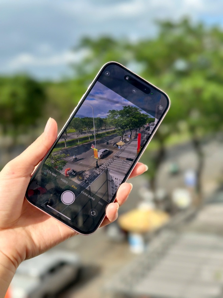 iPhone 15 thường Hồ Chí Minh chụp ảnh thực tế – chất lượng camera 48MP rõ nét tại Táo 247 Gò Vấp