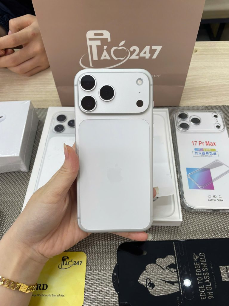 Giá iPhone 17 Pro Max màu bạc Hồ Chí Minh – Hình ảnh thực tế tại Táo 247 Gò Vấp