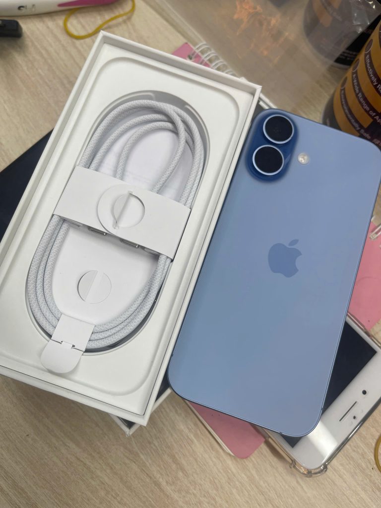 iPhone 17 bản thường màu xanh fullbox tại Táo 247 Hồ Chí Minh – máy mới nguyên seal, phụ kiện đầy đủ, bảo hành 12 tháng