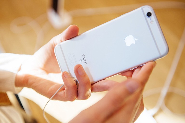 Thay pin iPhone 6 Đà Nẵng tại Táo 247 – quy trình minh bạch, kỹ thuật viên chuyên nghiệp, pin Zin EU bảo hành 12 tháng.