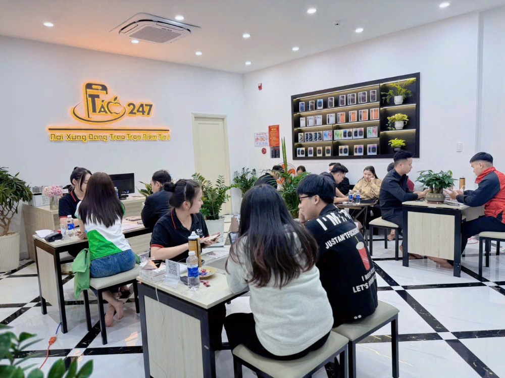 Thay pin iPhone Đà Nẵng tại Táo 247 – Cửa hàng uy tín, thay pin zin chính hãng, bảo hành 18 tháng