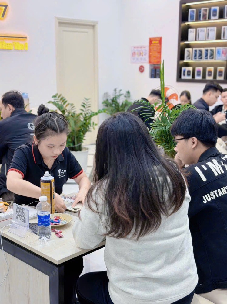 Thay pin iPhone Đà Nẵng tại Táo 247 – Dịch vụ thay pin zin chính hãng, giá rẻ, bảo hành dài hạn