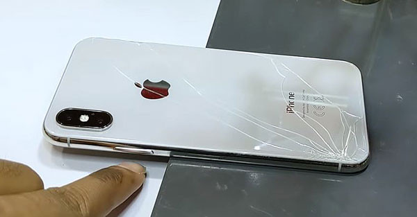 iPhone X bị vỡ mặt lưng – thay kính lưng iPhone X tại Táo 247 nhanh, chuẩn, giá tốt