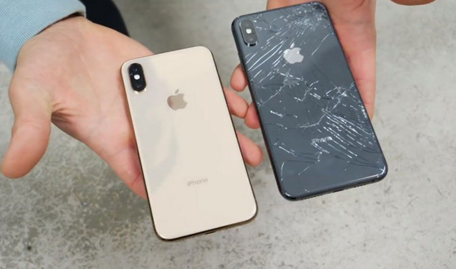 iPhone XS trước và sau khi thay lưng, mặt lưng mới sạch đẹp, hoàn thiện thẩm mỹ tại Táo 247