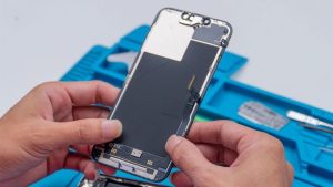 Thay màn hình iPhone Đà Nẵng tại Táo 247 – Linh kiện zin chính hãng, lấy liền trong 30 phút, bảo hành 12 tháng.