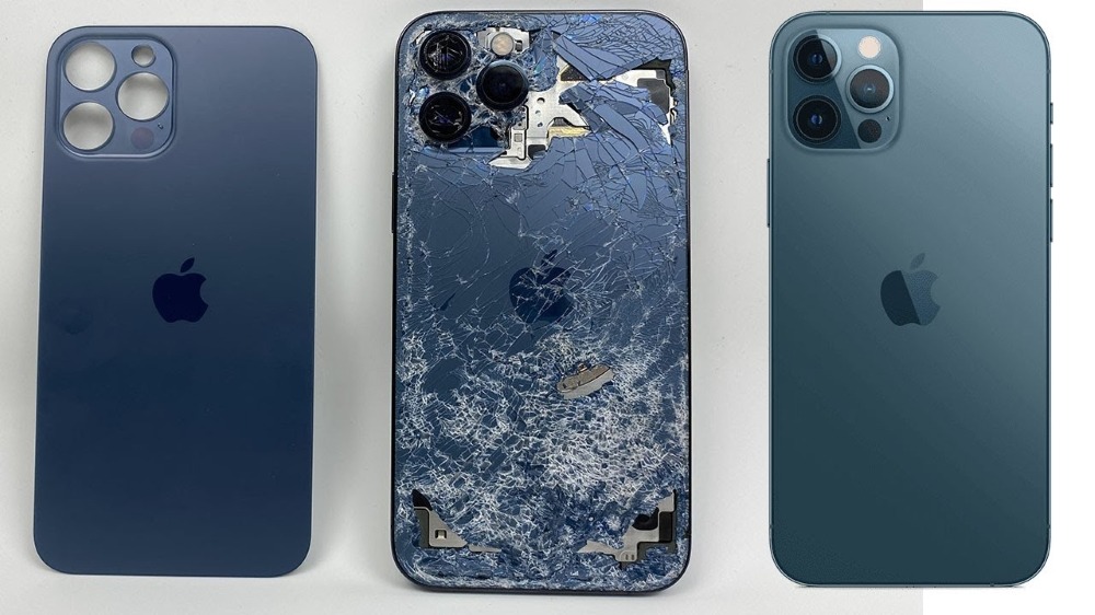 so sánh mặt lưng iPhone 12 nguyên bản, bị vỡ kính và sau khi thay mặt lưng mới