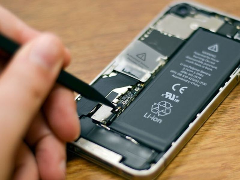Thay pin iPhone giá hợp lý tại Táo 247 Đà Nẵng – pin zin chính hãng, bảo hành dài hạn