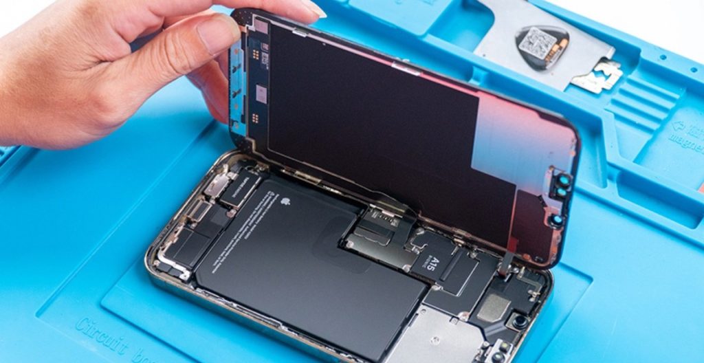 Thay pin iPhone giá hợp lý Đà Nẵng tại Táo 247 – kỹ thuật viên tay nghề cao, pin zin chính hãng