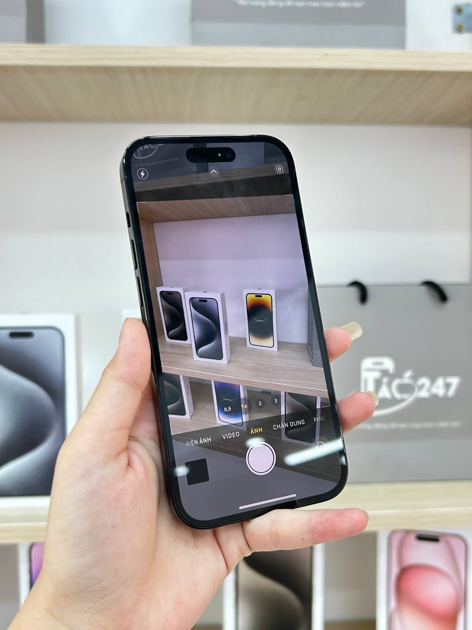 iPhone 14 Pro Space Black trước khi bàn giao cho khách tại Táo 247