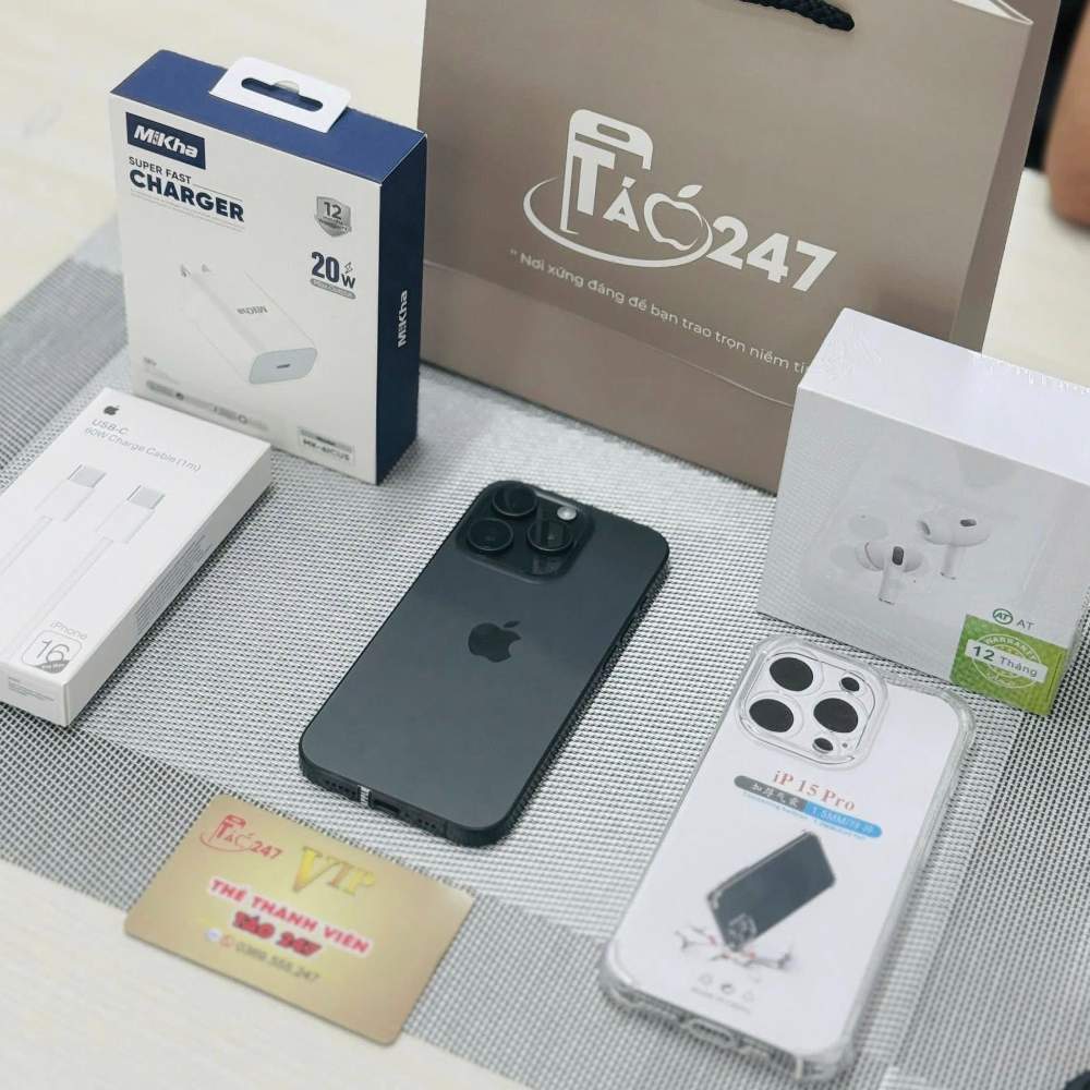 iPhone 15 Pro Black Titanium Táo 247