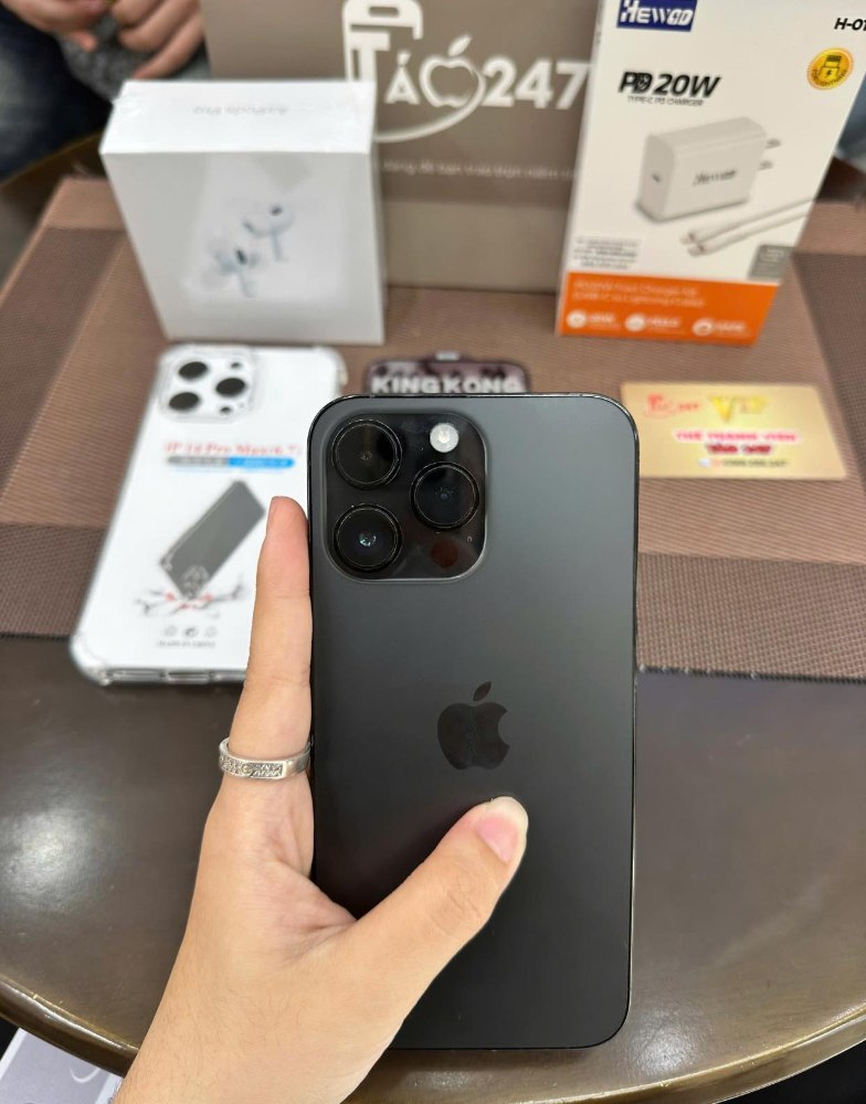 iPhone 16 Pro Max Black Titanium Táo 247