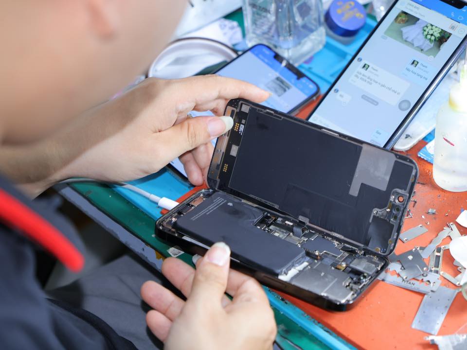 Thay pin iPhone Đà Nẵng tại Táo 247