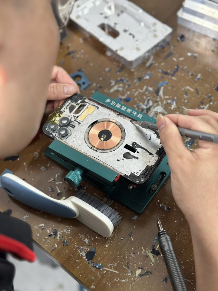 Thay Kính Lưng iPhone Tại Táo 247 Đà Nẵng