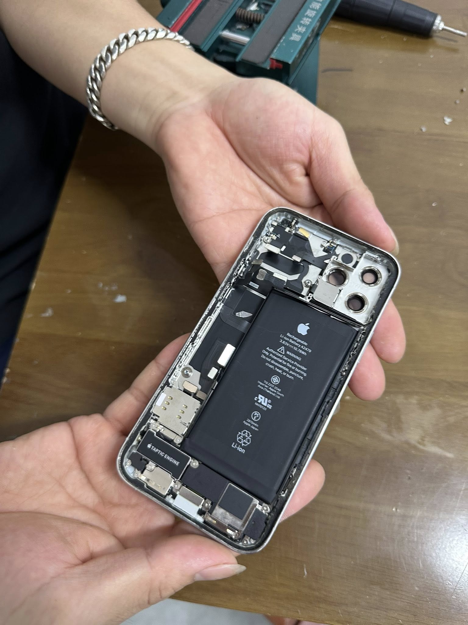 Thay pin iPhone Đà Nẵng Táo 247