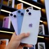 Các màu iPhone 14 Plus cũ Tím, Xanh Dương và Trắng cầm trên tay tại cửa hàng Táo 247 Đà Nẵng