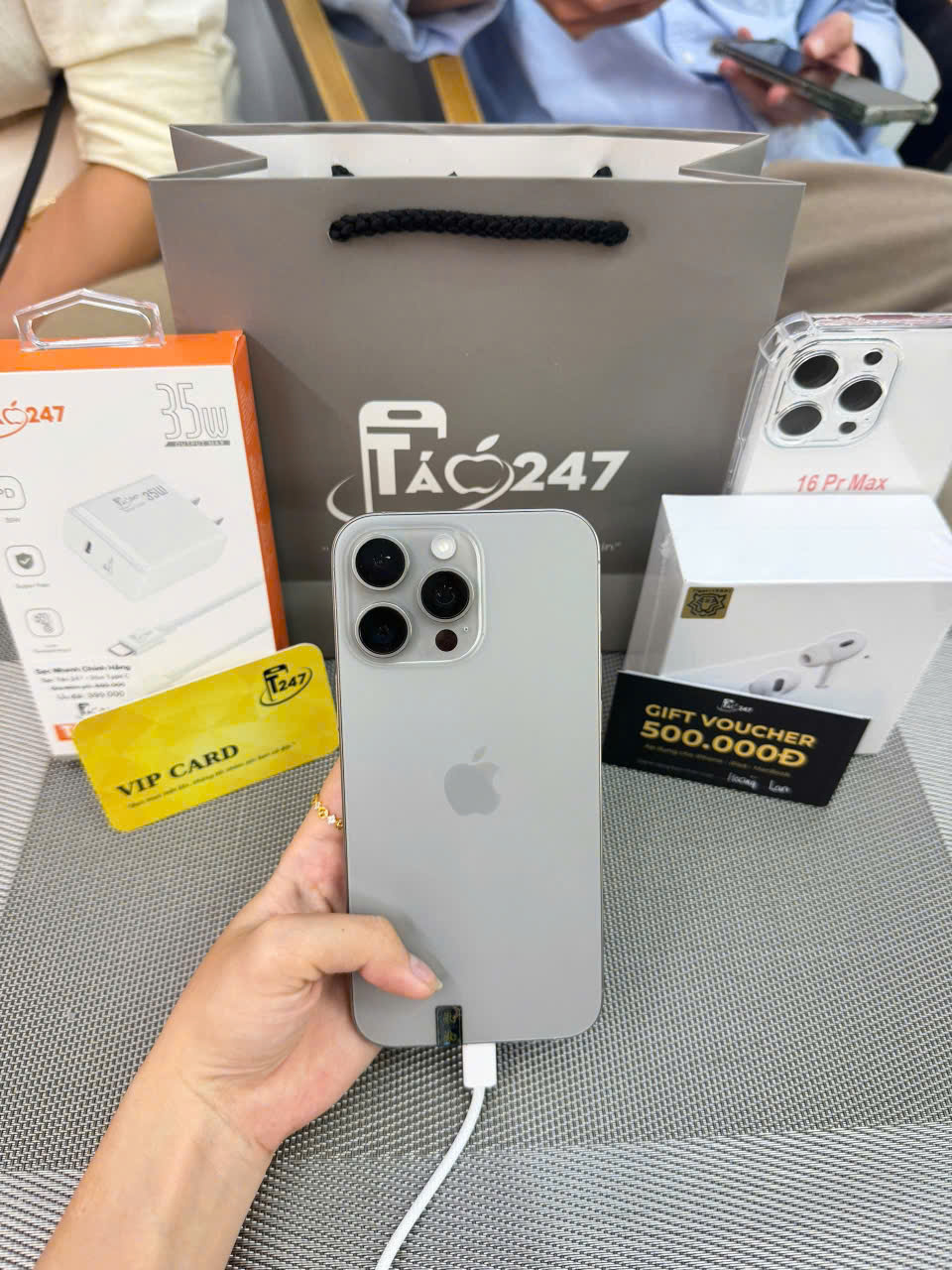 iPhone 16 Pro Max