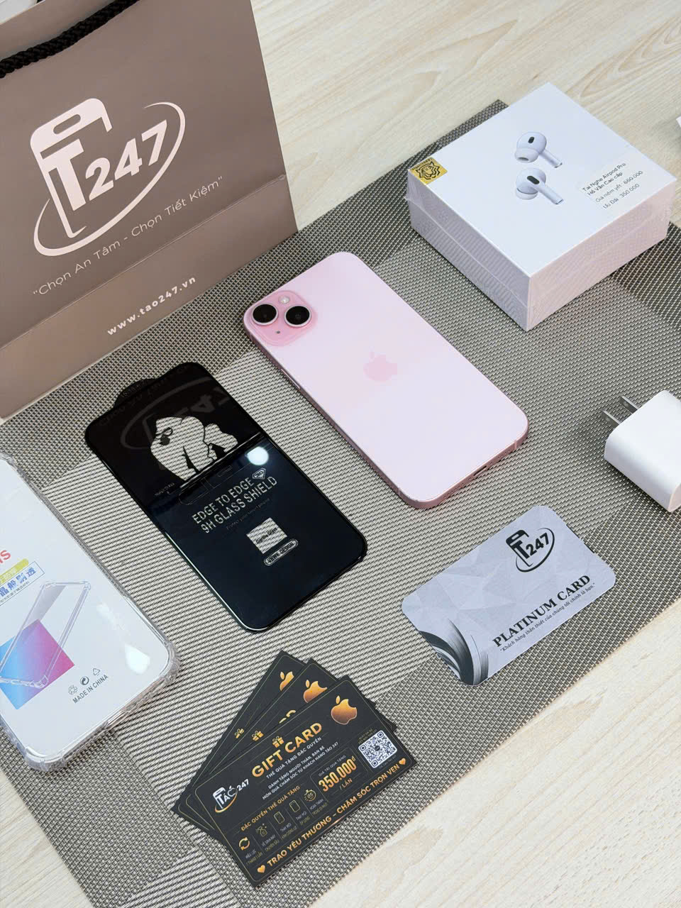 iPhone 15 Plus
