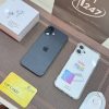 iPhone 16 Plus màu đen và trắng cùng tai nghe không dây và thẻ VIP Táo 247