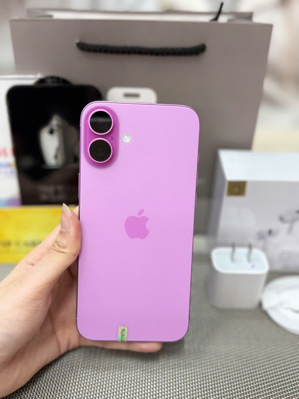 iPhone 16 Plus