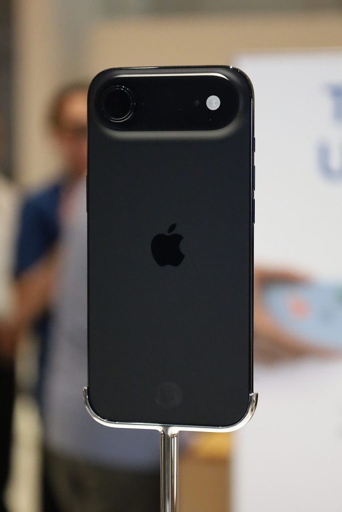 iPhone Air màu Đen Không Gian (Space Black)