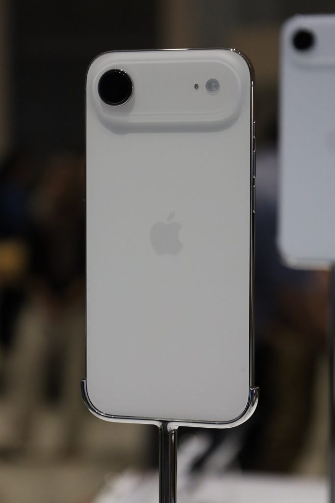 iPhone Air màu Vàng Nhạt (Light Gold)