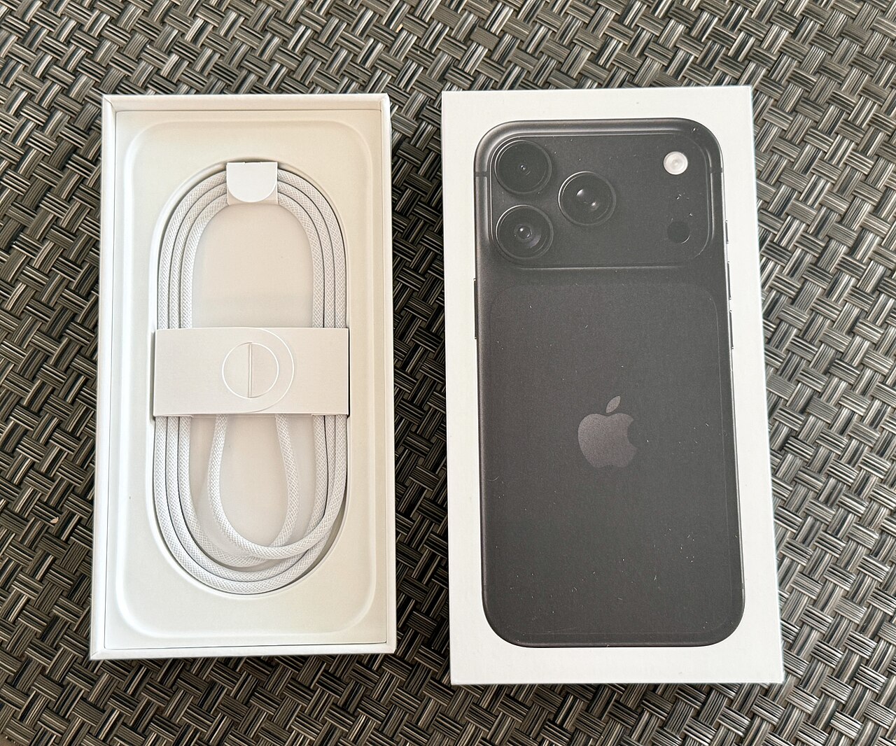 iPhone 18 Pro màu đen